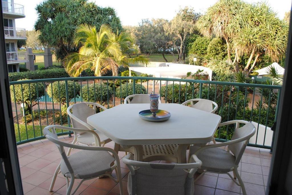 Surfside On The Beach Buddina Room photo